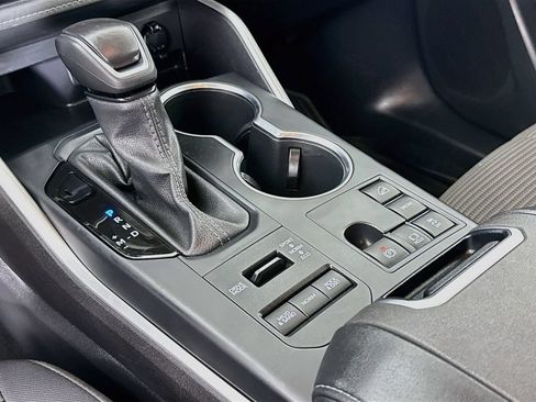 Certified 2025 Toyota Highlander LE AWD/4WD image 18