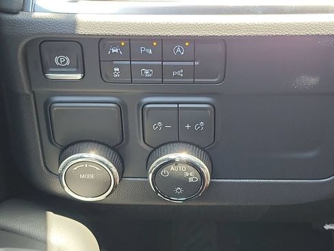 Used 2026 Chevrolet Tahoe LS RWD image 18