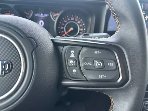 Used 2024 Jeep Wrangler Unlimited Sport AWD/4WD image 25
