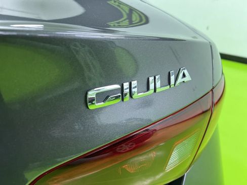 Used 2020 Alfa Romeo Giulia RWD image 13