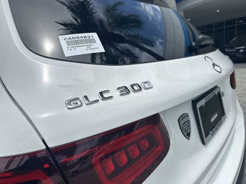 Used 2022 Mercedes-Benz GLC 300 4MATIC w/ Multimedia Package Lite image 12