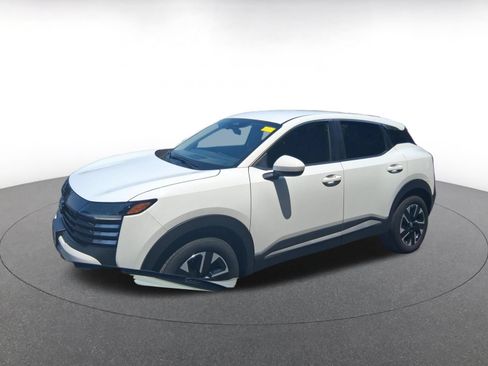 Used 2025 Nissan Kicks SV AWD/4WD image 7