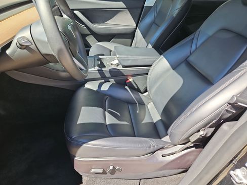 Used 2022 Tesla Model Y Performance image 22