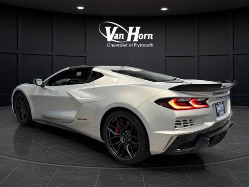 Used 2024 Chevrolet Corvette Z06 w/ Stealth Interior Trim Package RWD image 7