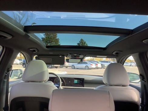 New 2025 Hyundai Tucson Limited image 24