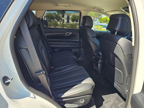 Used 2024 Genesis GV80 2.5T image 30