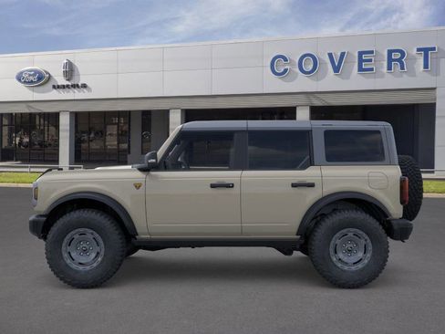 New 2025 Ford Bronco Badlands image 3