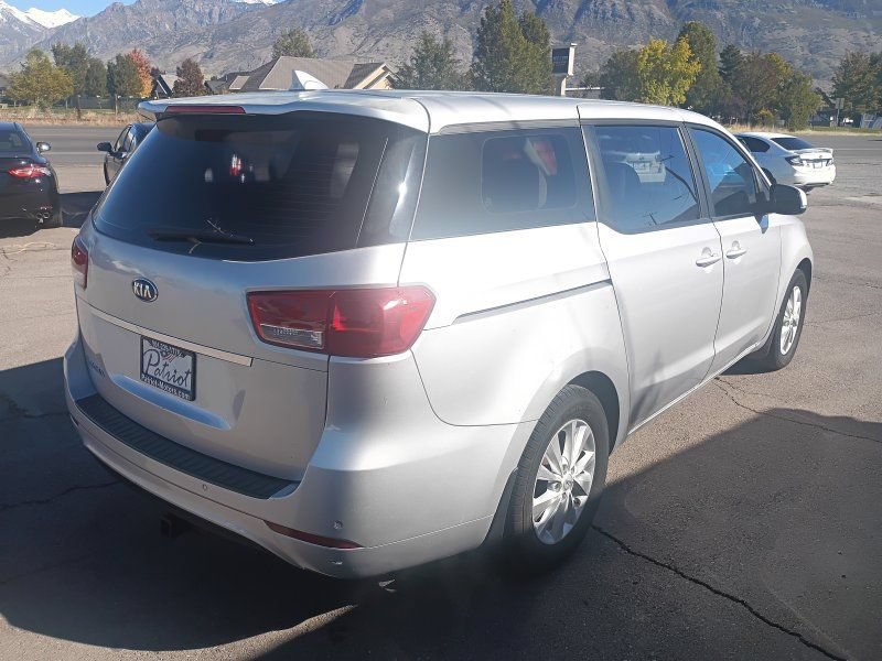 Used 2015 Kia Sedona L FWD image 5