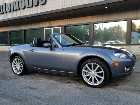 Used 2008 MAZDA MX-5 Miata Grand Touring w/ Premium Pkg image 58