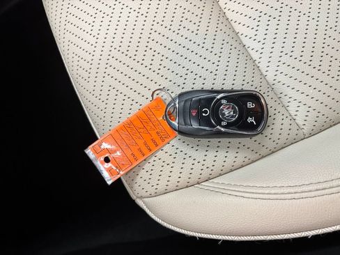 Used 2021 Buick Encore GX Essence FWD image 34