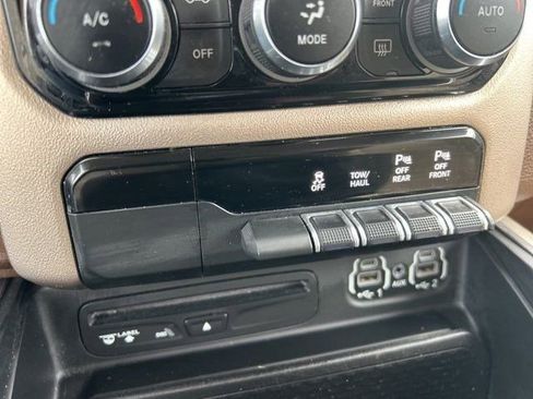 Used 2019 RAM 1500 Laramie image 34