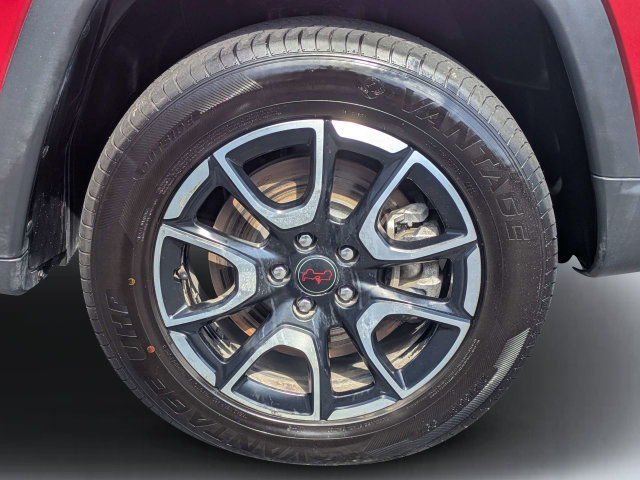 Used 2025 Jeep Compass Trailhawk AWD/4WD image 11