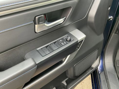 Used 2025 Toyota Sequoia Platinum image 27