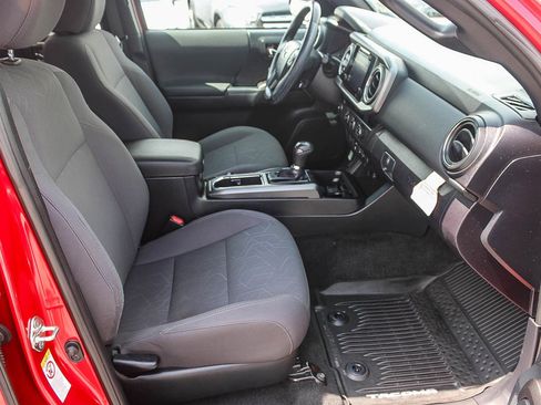 Used 2018 Toyota Tacoma TRD Off-Road RWD image 17