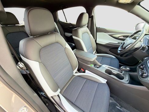 Used 2025 Buick Envista Preferred w/ Convenience I Package image 14