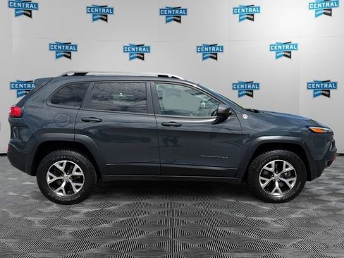 Certified 2016 Jeep Cherokee Trailhawk w/ Comfort/Convenience Group AWD/4WD image 6