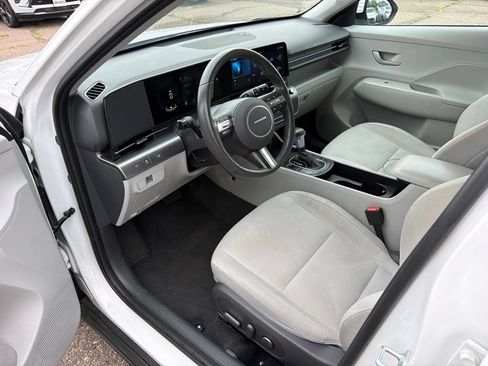 Used 2025 Hyundai Kona SEL FWD image 10