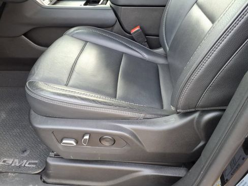 Used 2022 GMC Yukon Denali AWD/4WD image 9