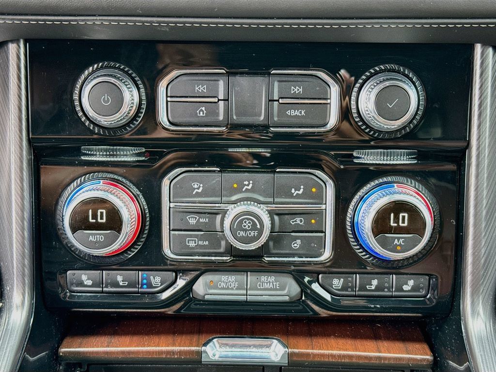 Used 2024 GMC Yukon Denali Ultimate w/ LPO, Floor Liner Package AWD/4WD image 26