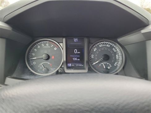 Used 2017 Toyota Tacoma TRD Sport w/ Tow Package image 19