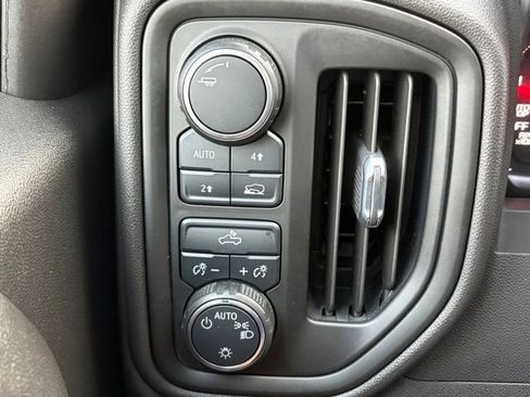 Used 2022 Chevrolet Silverado 1500 Custom image 16