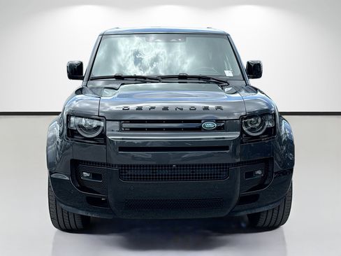Used 2025 Land Rover Defender 90 X-Dynamic SE AWD/4WD image 8
