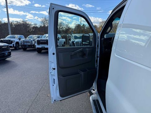 Used 2025 GMC Savana 2500 w/ Driver Convenience Package RWD image 14