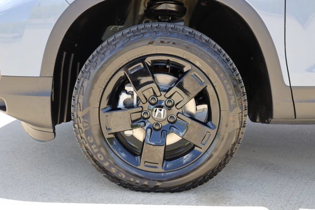 New 2026 Honda Ridgeline Black Edition image 9