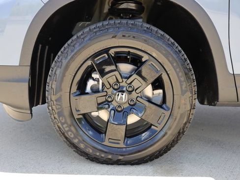 New 2026 Honda Ridgeline Black Edition image 9