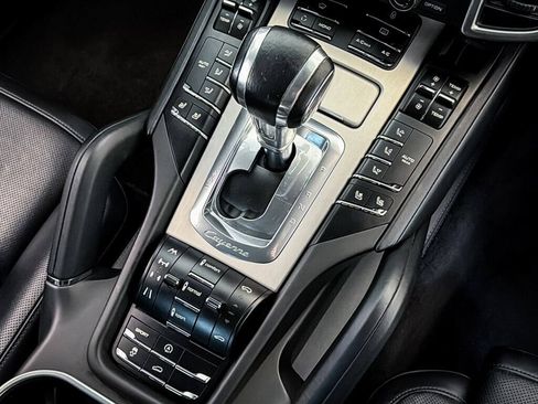 Used 2013 Porsche Cayenne Turbo w/ Premium Pkg Plus AWD/4WD image 30