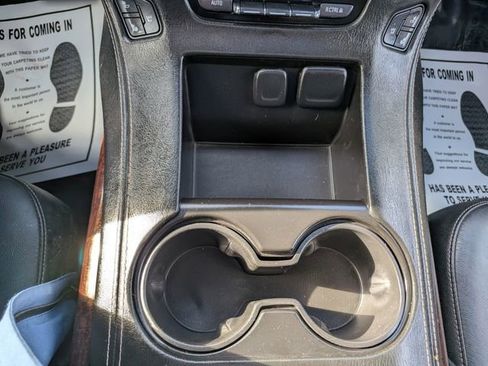 Used 2016 GMC Yukon XL SLT w/ Open Road Package AWD/4WD image 30