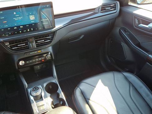 Certified 2025 Ford Escape ST-Line Elite w/ Premium Technology Package image 16