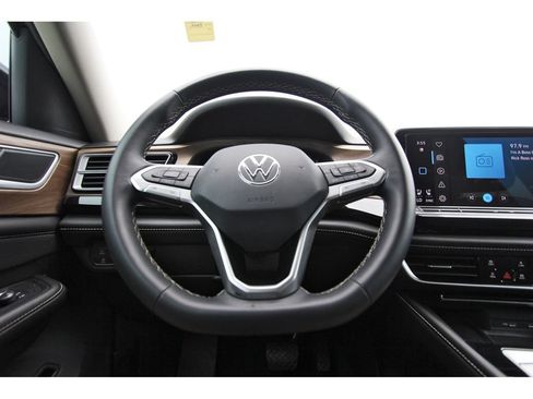 Used 2024 Volkswagen Atlas SE FWD image 14
