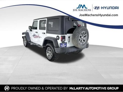 Used 2017 Jeep Wrangler Unlimited Rubicon AWD/4WD image 9