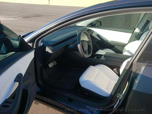 Used 2024 Tesla Model 3 Performance image 3