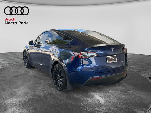Used 2022 Tesla Model Y Performance AWD/4WD image 3