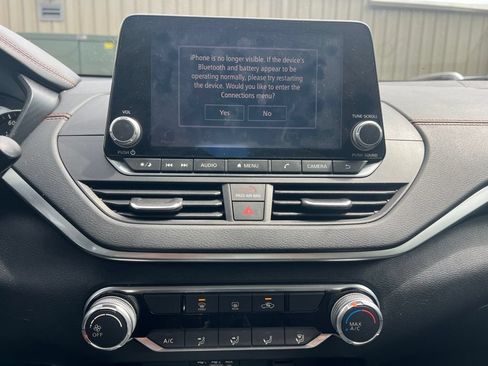 Used 2019 Nissan Altima 2.5 SR FWD image 10
