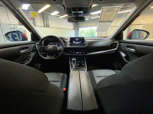 Used 2026 Nissan Rogue SV FWD image 17