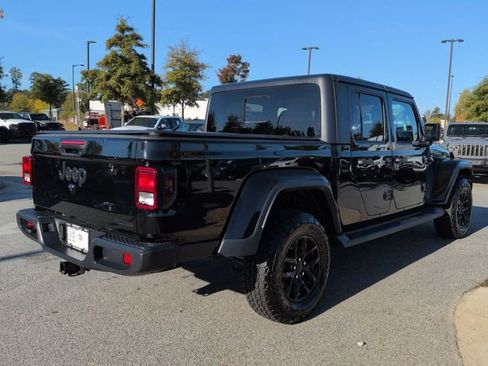 Certified 2021 Jeep Gladiator Sport image 4