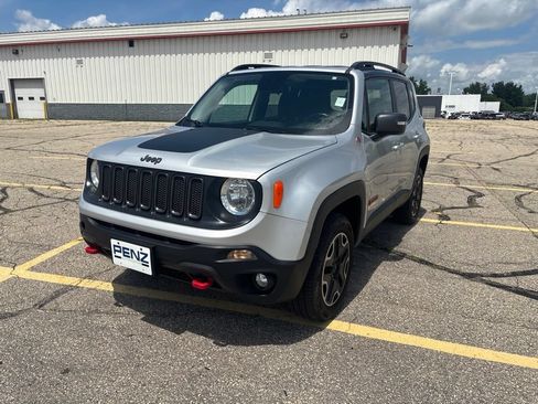 Used 2017 Jeep Renegade Trailhawk w/ Cold Weather Group II AWD/4WD image 1