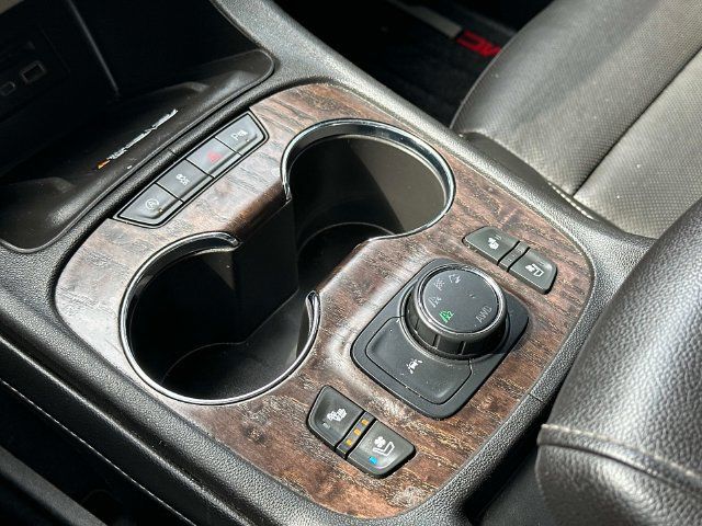 Used 2023 GMC Acadia Denali w/ Denali Technology Package AWD/4WD image 29