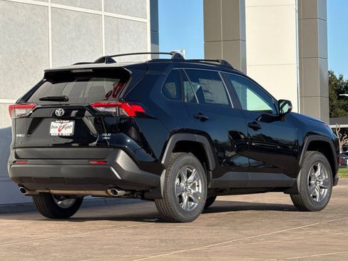 New 2025 Toyota RAV4 XLE image 4