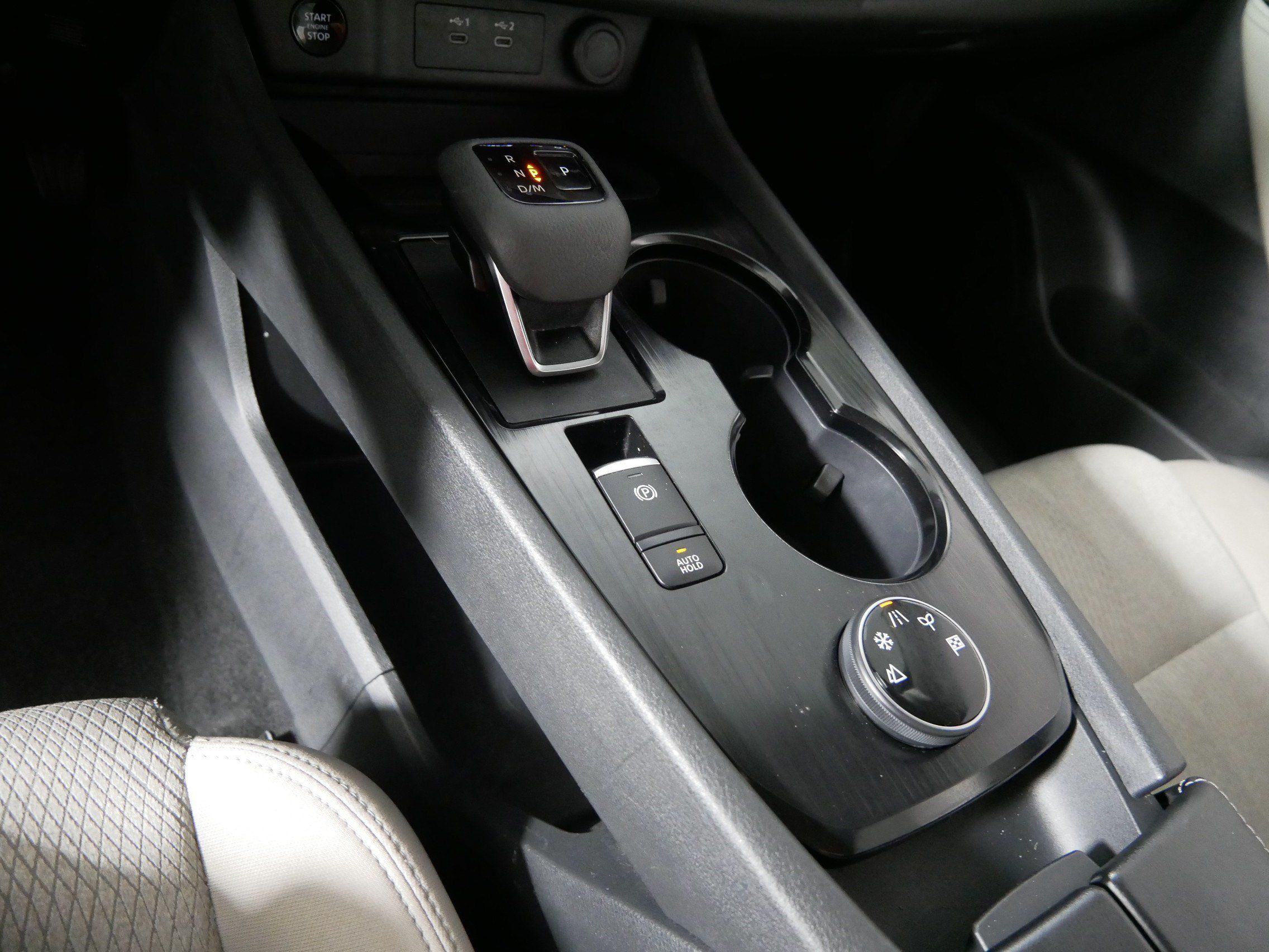 Used 2025 Nissan Rogue SV AWD/4WD image 24