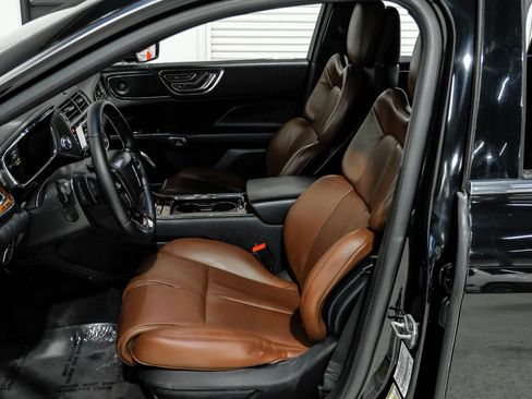 Used 2018 Lincoln Continental Reserve FWD image 35