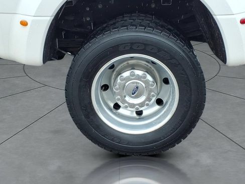 Used 2017 Ford F450 Platinum w/ Platinum Ultimate Package AWD/4WD image 4
