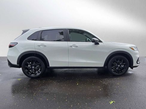 Used 2023 Honda HR-V Sport image 2
