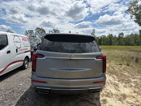 Used 2025 Cadillac XT6 Premium Luxury image 6