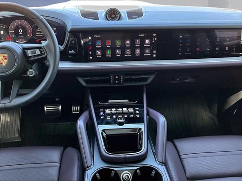 Certified 2025 Porsche Cayenne S AWD/4WD image 16