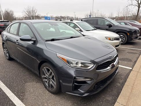 Used 2019 Kia Forte S w/ S Premium Package image 3