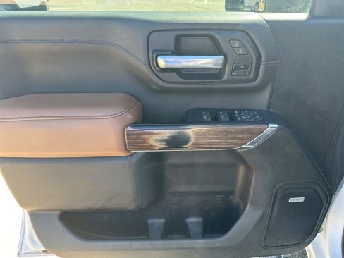 Used 2022 Chevrolet Silverado 3500 High Country w/ Technology Package AWD/4WD image 15